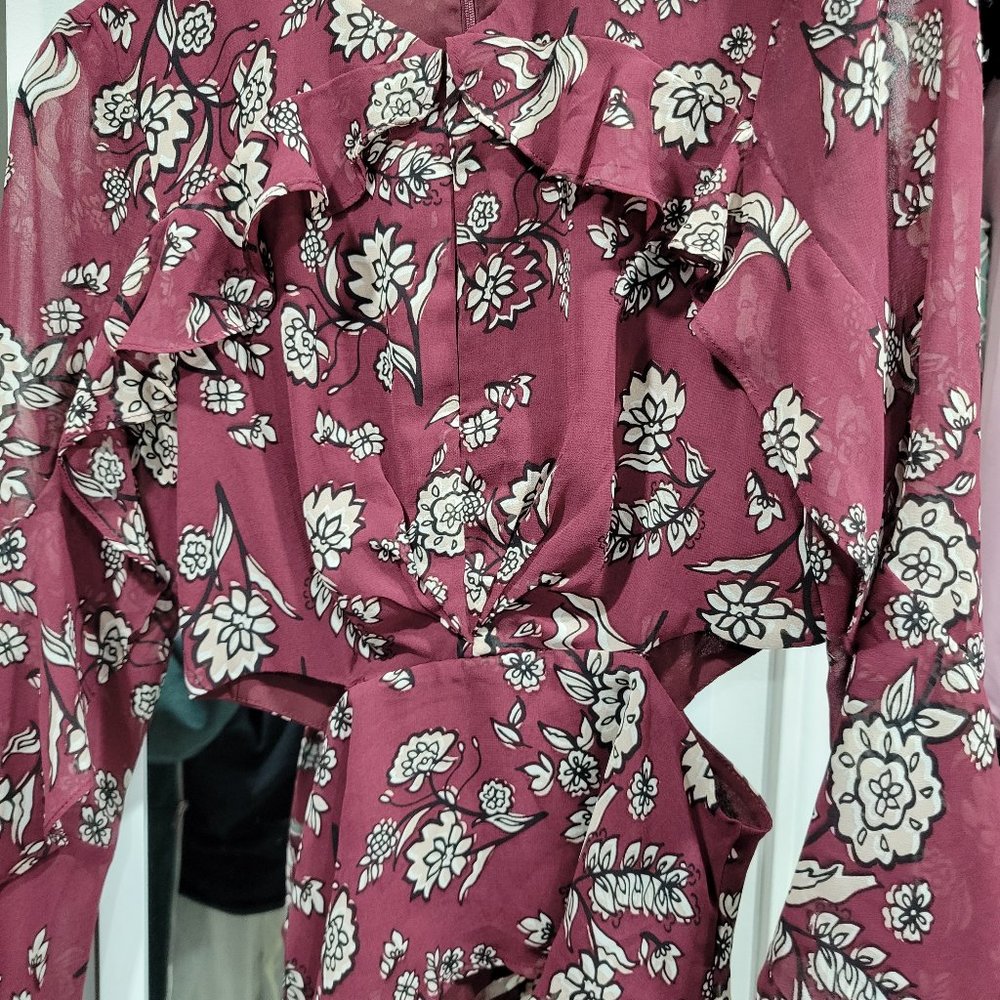 Bardot cutout top size xs
